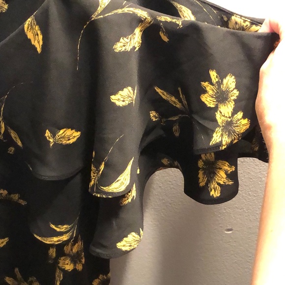 Forever 21 off the shoulder blouse - Picture 2 of 7